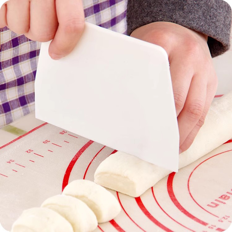 1pcs Useful Curved Cream Spatu - Bench Scraper Dough incelemesi ve fiyatı